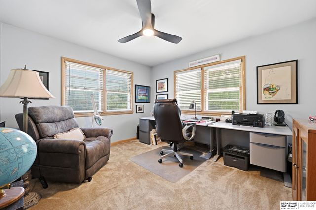 947 S Washington Street, Papillion, NE 68046
