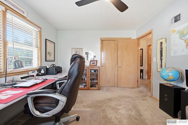 947 S Washington Street, Papillion, NE 68046