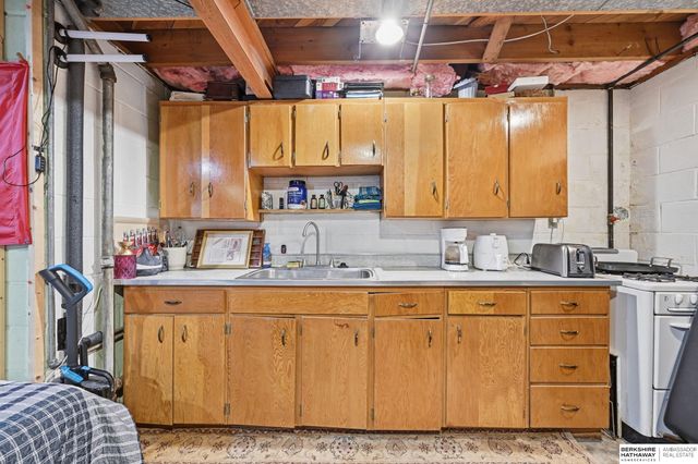 947 S Washington Street, Papillion, NE 68046