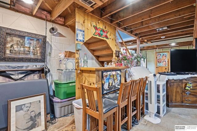 947 S Washington Street, Papillion, NE 68046