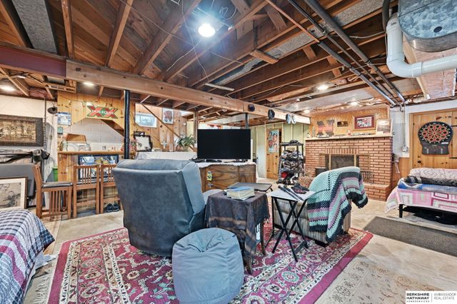 947 S Washington Street, Papillion, NE 68046