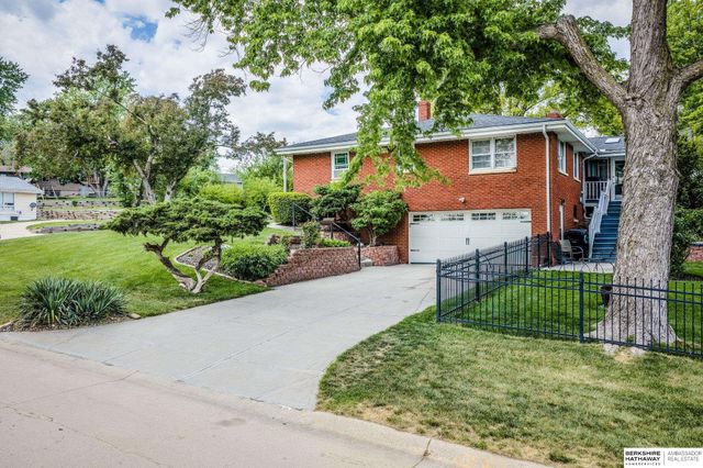 947 S Washington Street, Papillion, NE 68046