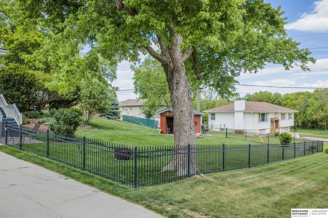 947 S Washington Street, Papillion, NE 68046
