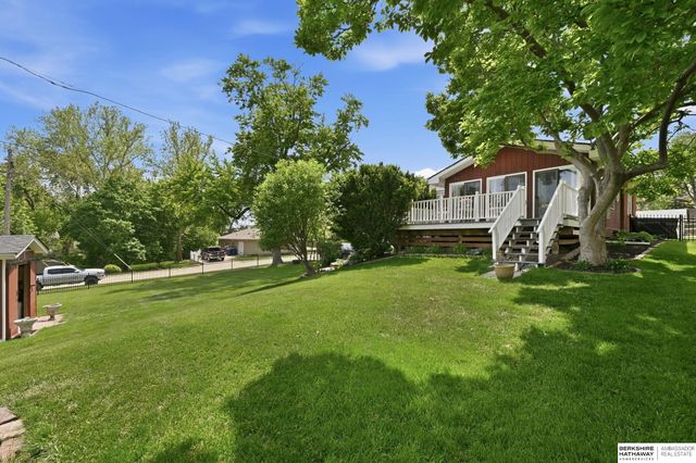 947 S Washington Street, Papillion, NE 68046