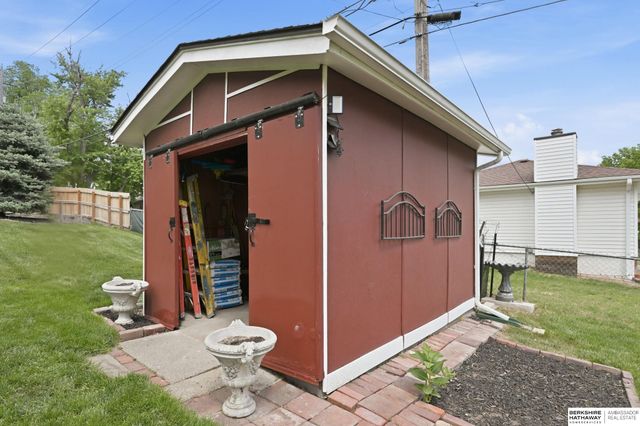 947 S Washington Street, Papillion, NE 68046