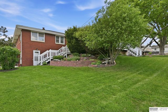 947 S Washington Street, Papillion, NE 68046