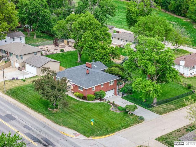 947 S Washington Street, Papillion, NE 68046