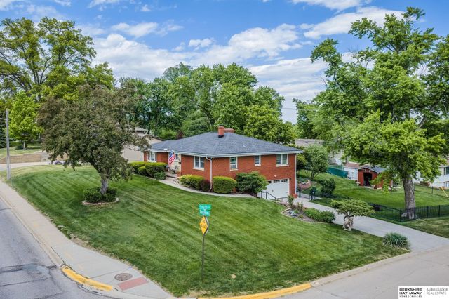 947 S Washington Street, Papillion, NE 68046