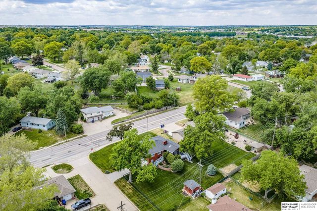 947 S Washington Street, Papillion, NE 68046