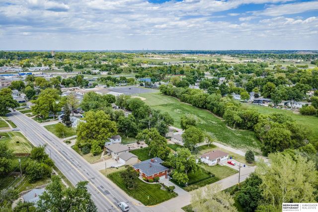 947 S Washington Street, Papillion, NE 68046