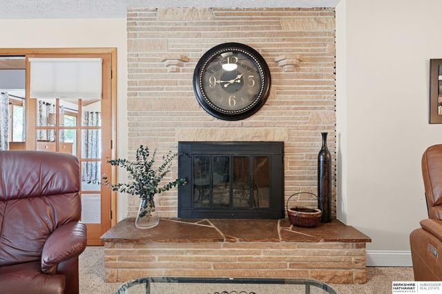 947 S Washington Street, Papillion, NE 68046