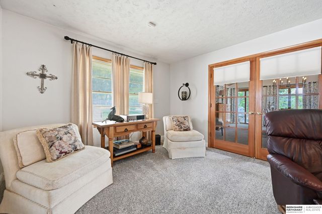 947 S Washington Street, Papillion, NE 68046