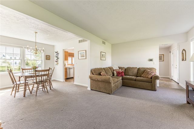 462 Dunwoody Crossing, Webster, NY 14580