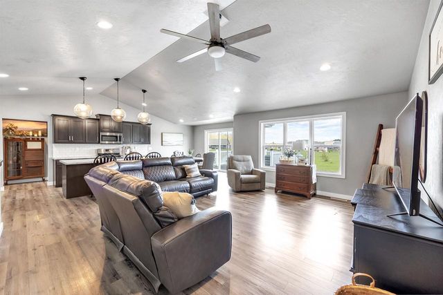 392 SONG BIRD CIRCLE, Sobieski, WI 54171