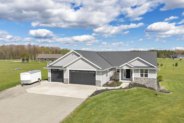 392 SONG BIRD CIRCLE, Sobieski, WI 54171