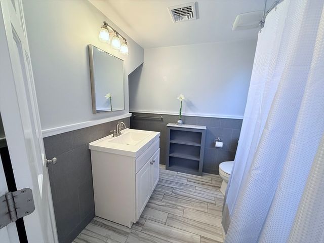 214 Spring St 2, Boston, MA 02132