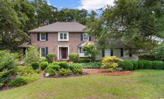 571 Fernwood Rd., Murrells Inlet, SC 29576