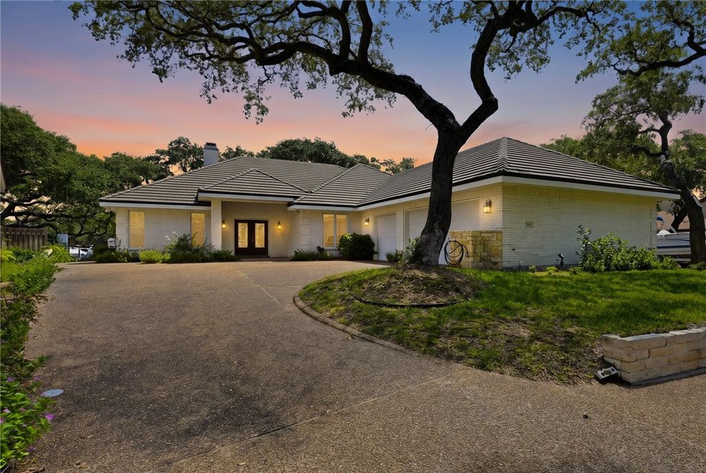 2513 Turkey Neck Cir, Rockport, TX 78382 — exterior