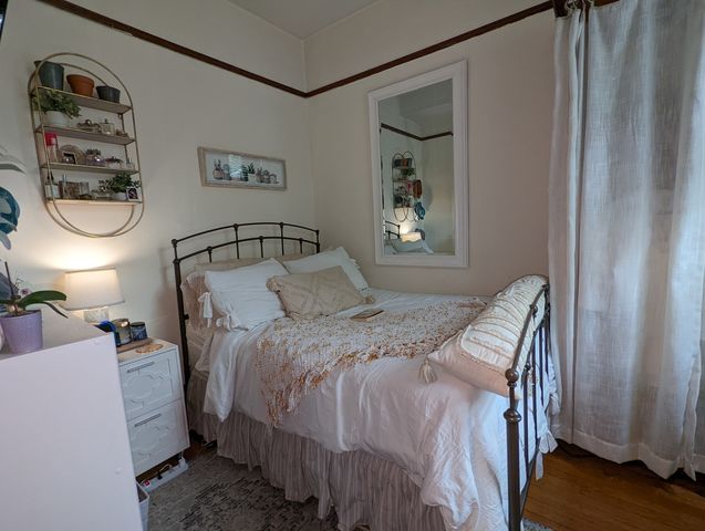 864 W Newport Avenue 2, Chicago, IL 60657