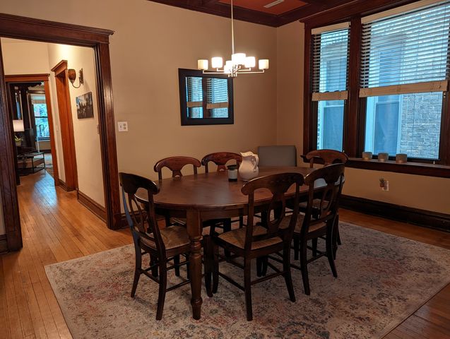 864 W Newport Avenue 2, Chicago, IL 60657