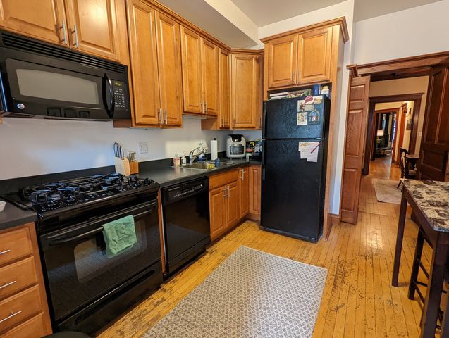 864 W Newport Avenue 2, Chicago, IL 60657