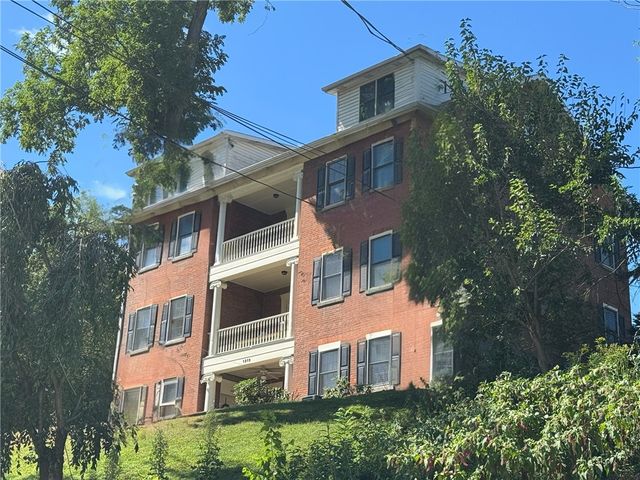 1319 Riverside Dr 400, Bridgewater, PA 15009