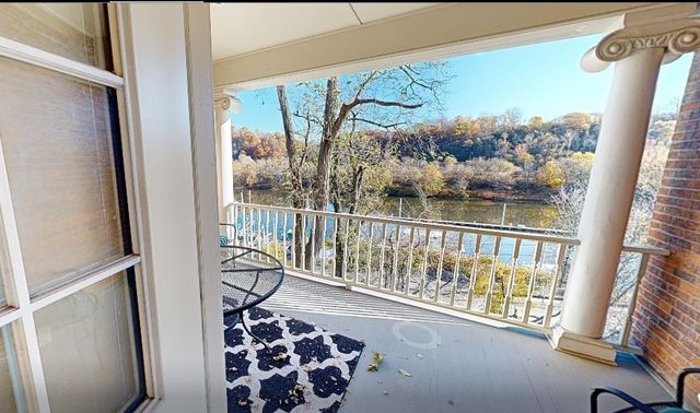 1319 Riverside Dr 400, Bridgewater, PA 15009