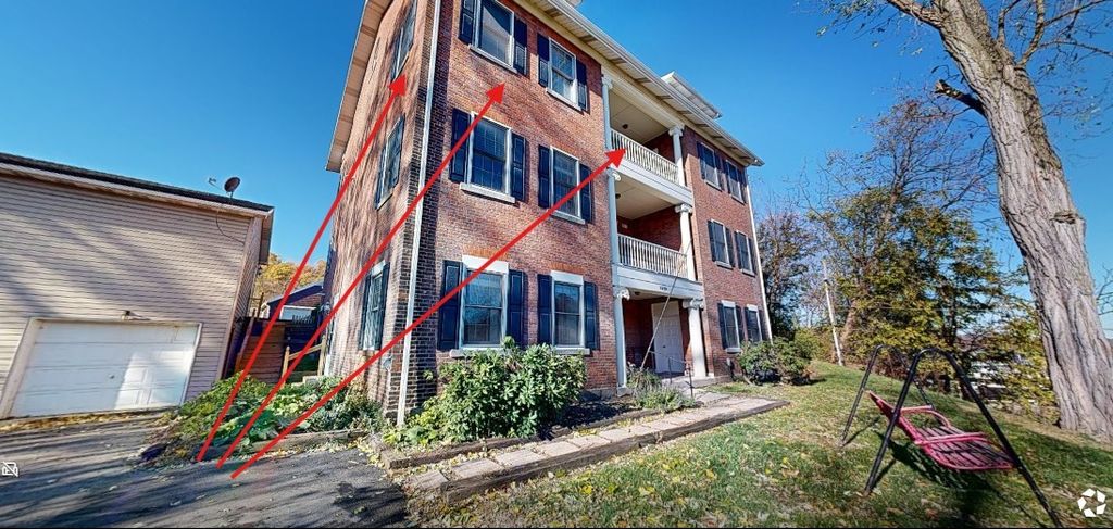 1319 Riverside Dr 400, Bridgewater, PA 15009