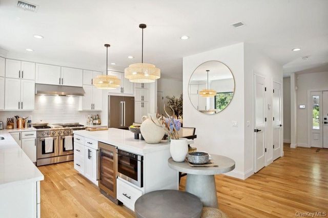 4 Squaw Road, East Hampton, NY 11937
