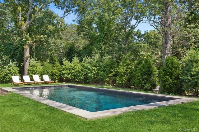 4 Squaw Road, East Hampton, NY 11937