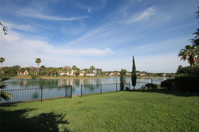 6714 Portuguese Bend Drive, Missouri City, TX 77459