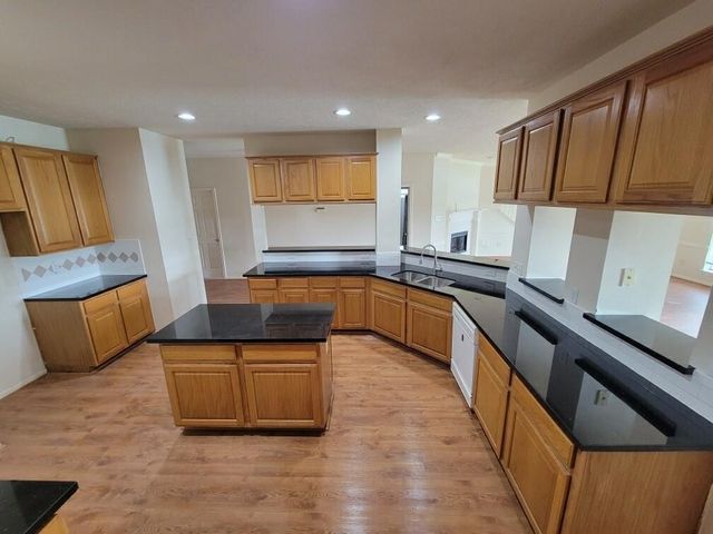 6714 Portuguese Bend Drive, Missouri City, TX 77459