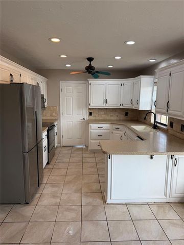 9313 Southlake Drive, Oklahoma City, OK 73159