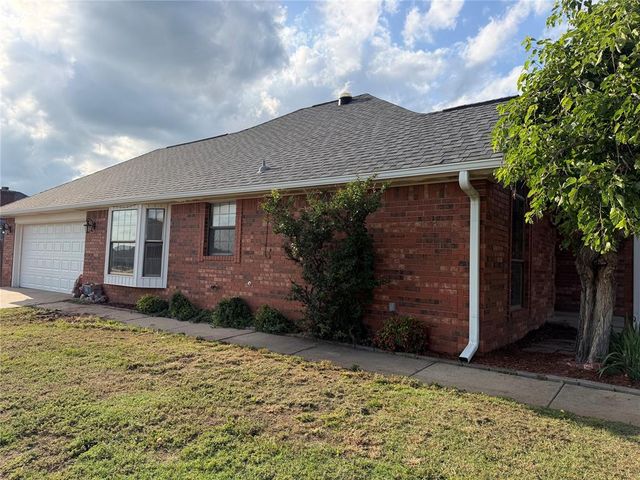 9313 Southlake Drive, Oklahoma City, OK 73159