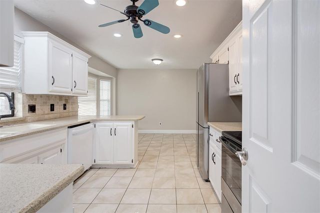 9313 Southlake Drive, Oklahoma City, OK 73159
