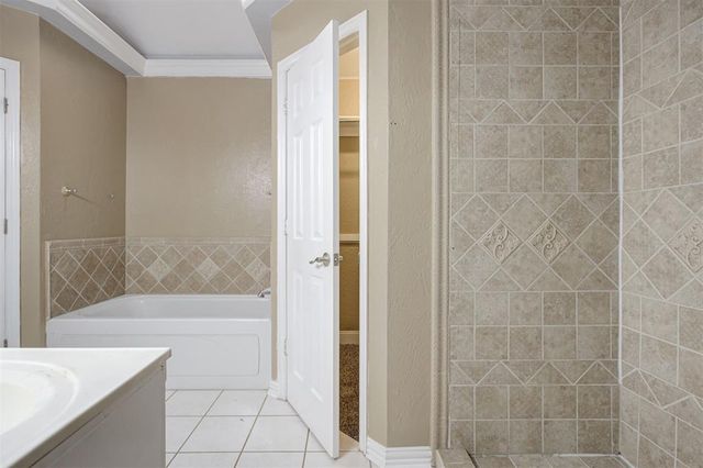 9313 Southlake Drive, Oklahoma City, OK 73159
