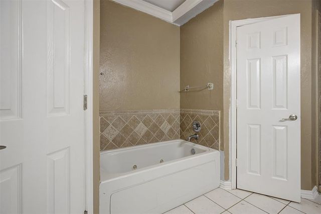 9313 Southlake Drive, Oklahoma City, OK 73159