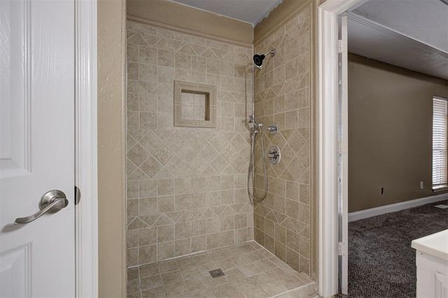 9313 Southlake Drive, Oklahoma City, OK 73159