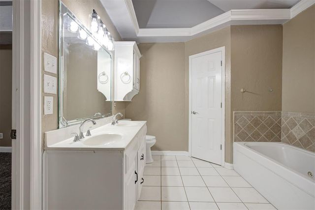 9313 Southlake Drive, Oklahoma City, OK 73159