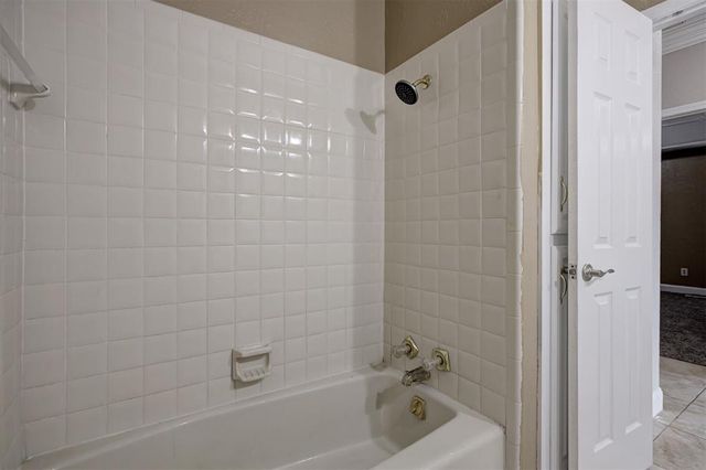 9313 Southlake Drive, Oklahoma City, OK 73159