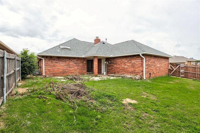 9313 Southlake Drive, Oklahoma City, OK 73159