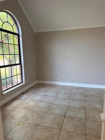 9313 Southlake Drive, Oklahoma City, OK 73159