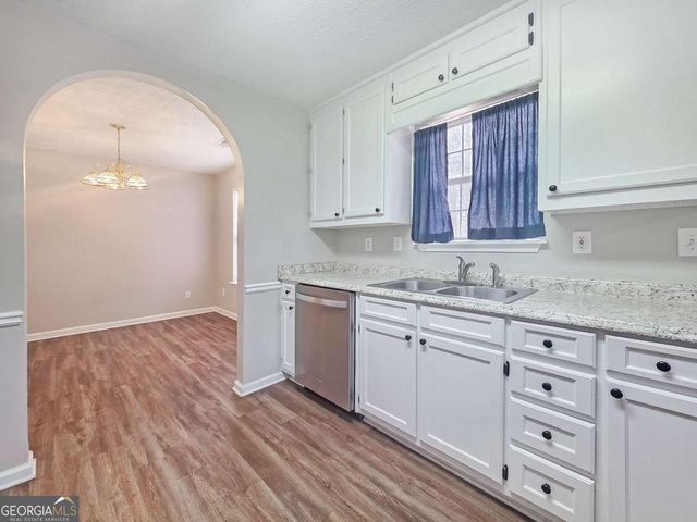 4445 Brookridge Drive, Loganville, GA 30052