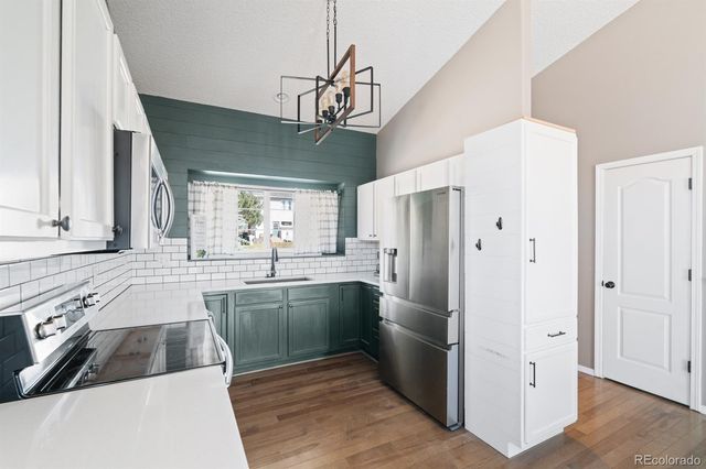 25 Sailing Way, Palmer Lake, CO 80133