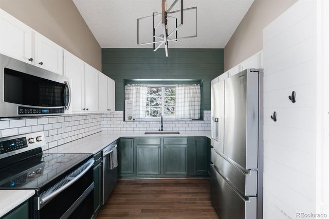 25 Sailing Way, Palmer Lake, CO 80133