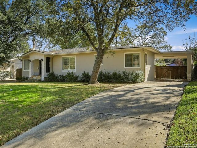 214 Robinhood Pl., San Antonio, TX 78209