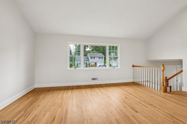 11 Suburban Rd, Clark Twp., NJ 07066