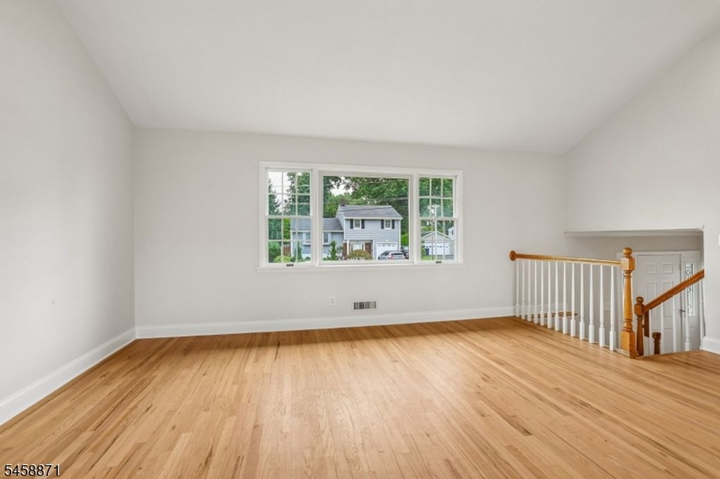 11 Suburban Rd, Clark Twp., NJ 07066 — photo 3