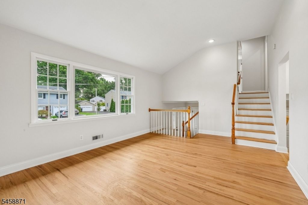 11 Suburban Rd, Clark Twp., NJ 07066 — photo 4