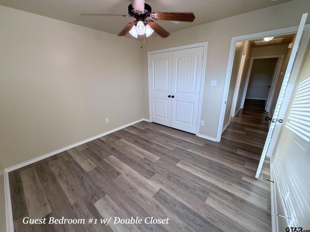 1118 E Park Dr., Lindale, TX 75771